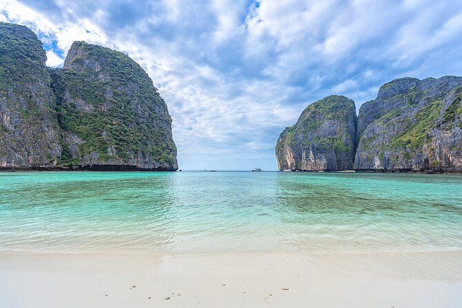 Bamboo Island, Pileh Bay & Phi Phi Island Snorkeling Tour from Phuket - The photo-and-sightseeing moments between islands