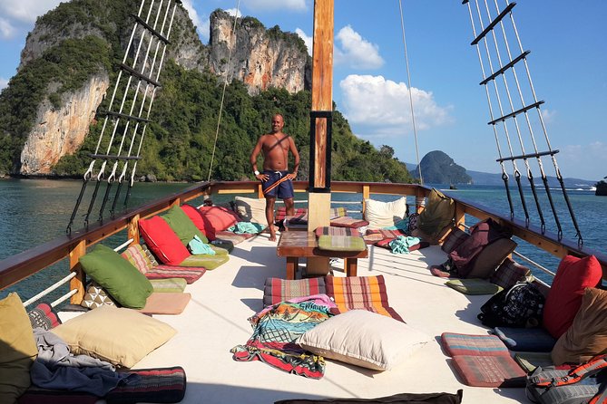 - Comfortable boat for cruising in Phang Nga Bay - The "Must-Do"! - Koh Hong Island: Swim Time, Lazing Time, and the 360 Degree View
