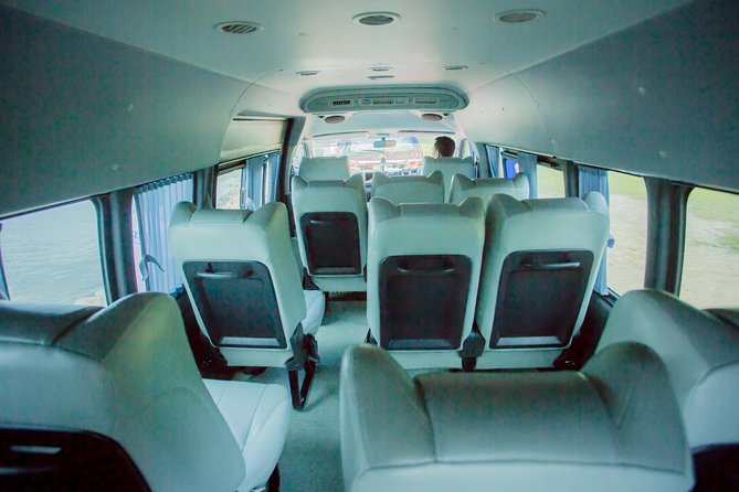 Departure Private Airport Transfer : Phuket Hotel to Phuket Airport - Picking the right vehicle: executive car vs. minibus