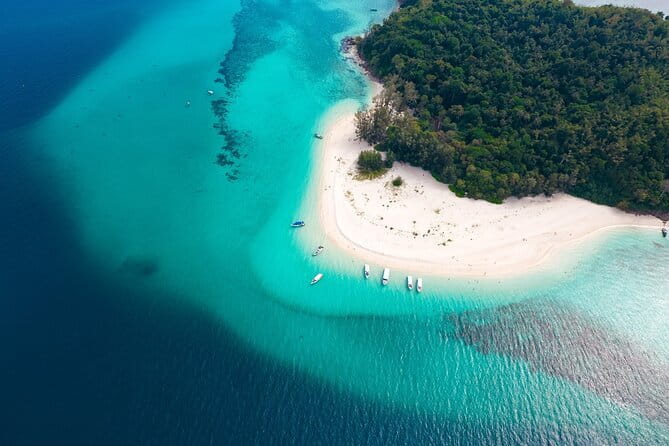 Exclusive Phi Phi, Maya Bay and Bamboo Island by Speed Boat - Pier breakfast: sandwiches, fruit, and coffee before the boat