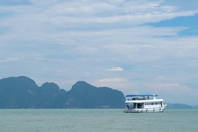 Hong by Starlight: Sea Cave Kayaking and Loy Krathong Floating - Food and drink onboard: why meals are more than filler