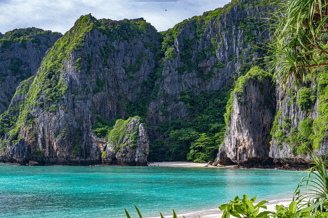 Hype Yacht : VIP Tour Phi Phi Island & Maya Bay from Phuket - What is included on board, and what that means for value