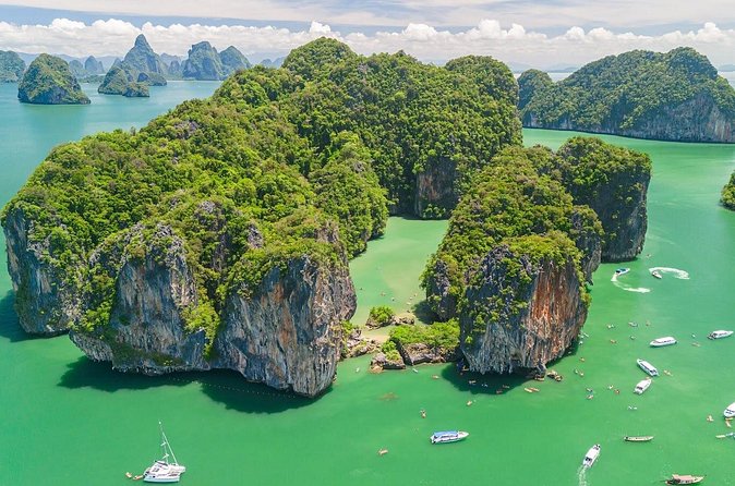 James Bond Island by Speedboat and Canoe at Hong Island - James Bond Island: Khao Phing Kan stroll time for photos and shopping