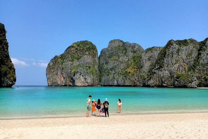 Maya Beach, Bamboo Island & Phi Phi Islands Tour From Phuket - Lunch buffet on Phi Phi Don: a real meal break