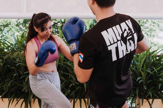 Muay Thai Boxing Class for Beginners - What you learn in Muay Thai basics, and why it actually helps