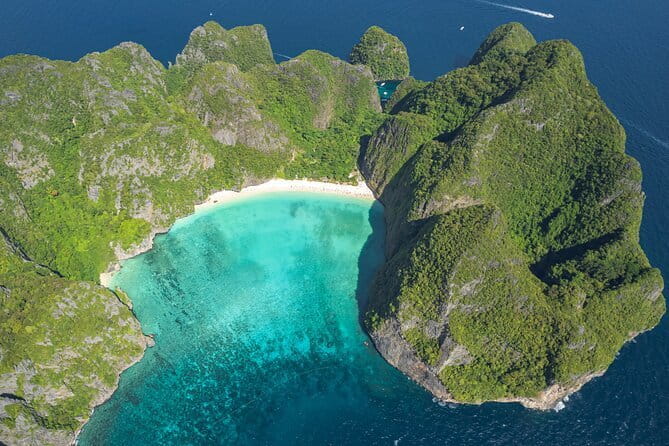 Phi Phi Bamboo Islands Fullday - Premium - Maya Bay: the postcard stop that still deserves respect