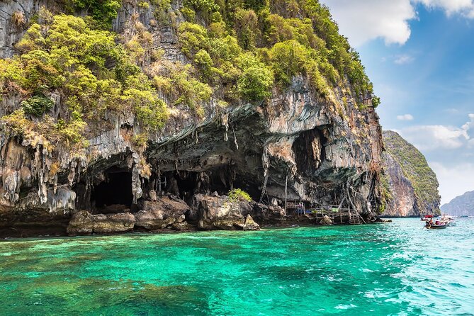 Phi Phi & Bamboo Islands Snorkeling Tour with Lunch by Speedboat - Comfort, crowds, and the speedboat experience: the mixed notes you should weigh