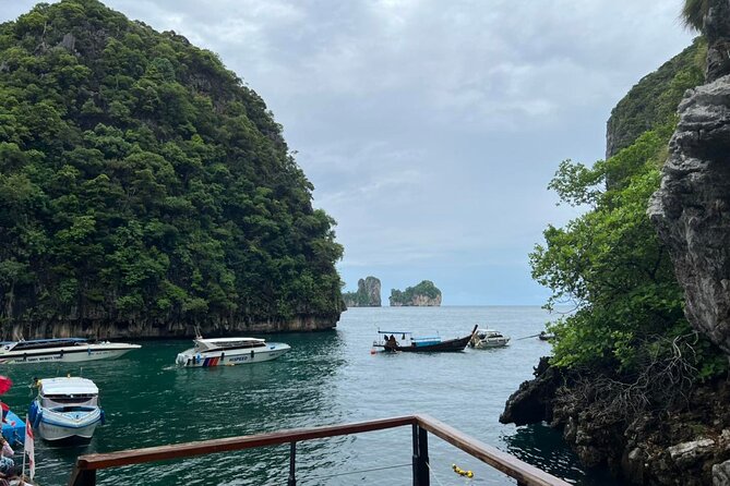 Phi Phi Island Viking Cave Monkey Beach Khai Island Tour from Phuket - Lunch at Phi Phi Don: what to expect and how to make it smooth
