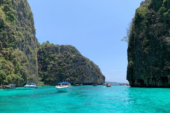 Phi Phi Islands & Maya Bay: Premium Service & All-Day Food - Food, drinks, and what to expect on board