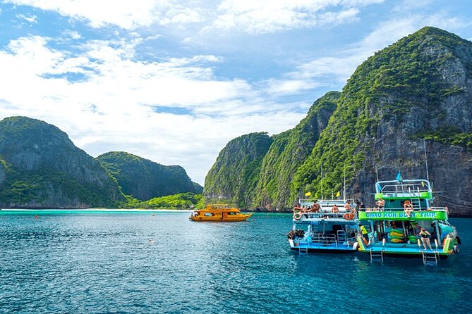 Phi Phi Khai Islands Excursion with Seaview & Lunch by speedboat - Phuket pickup and the pier check-in rhythm