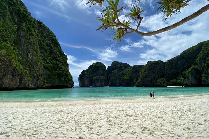 Phi Phi Khai Islands Excursion with Seaview & Lunch by speedboat - Phi Phi Don and Ton Sai Bay: where lunch and beach time happen