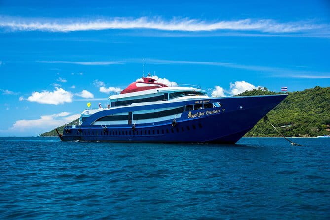 Phi Phi Maya and Maithon by Indigo Luxury Catamaran in Phuket - Ko Mai Thon (Honeymoon Island) at 16:30: water slide, kayaks, and the second snorkel