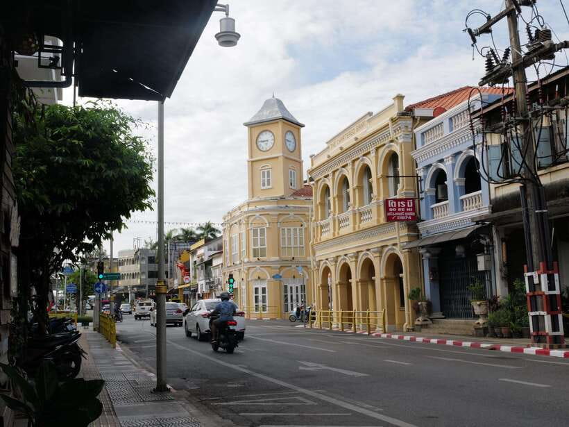 Phuket City Tour with Viewpoints, Temples & Elephant Feeding - Wat Chalong Temple: where the details keep you interested