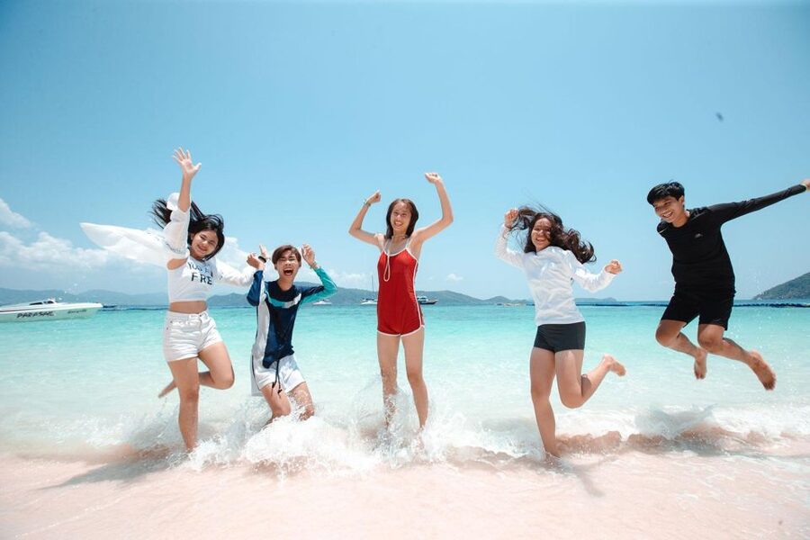 Phuket: Coral Island Half-Day Tour by Speedboat - Pick-up to Chalong Pier: the 45 minutes that set the tone