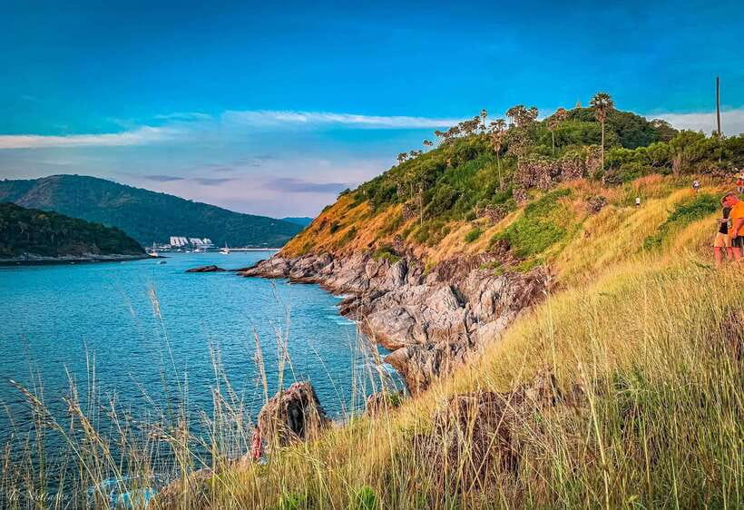 Phuket: Half-Day Viewpoint, Big Buddha and Wat Chalong Tour - Karon View Point: a quick stop that gives you bearings fast