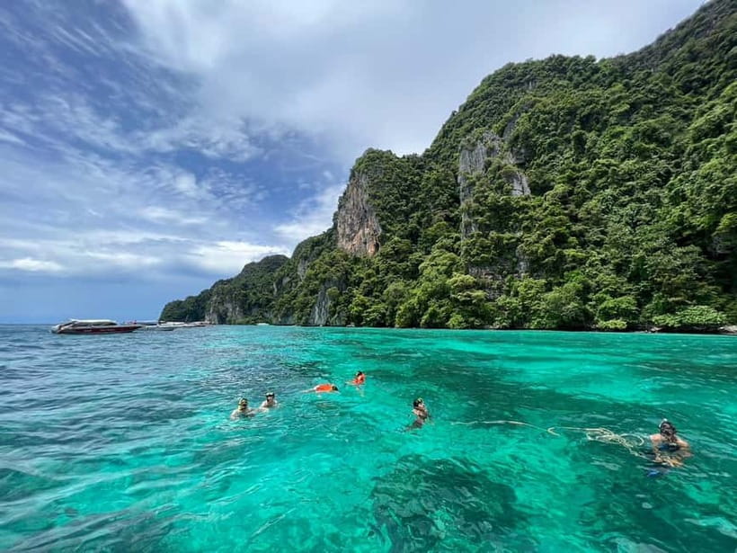 Phuket: KHAI ISLANDS TOUR with LUXURY SPEEDBOAT - From hotel pickup to pier briefing: what the start feels like