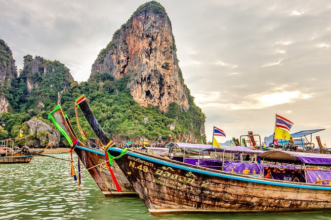 Phuket Phiphi-Phhpi Phuket Ferry include Transfer to hotel - Hotel pickup and the ride to Ratsada Pier