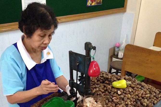 Phuket Private Island Highlights Tour with Big Buddha - Methee Phuket cashew factory: a quick local-food lesson