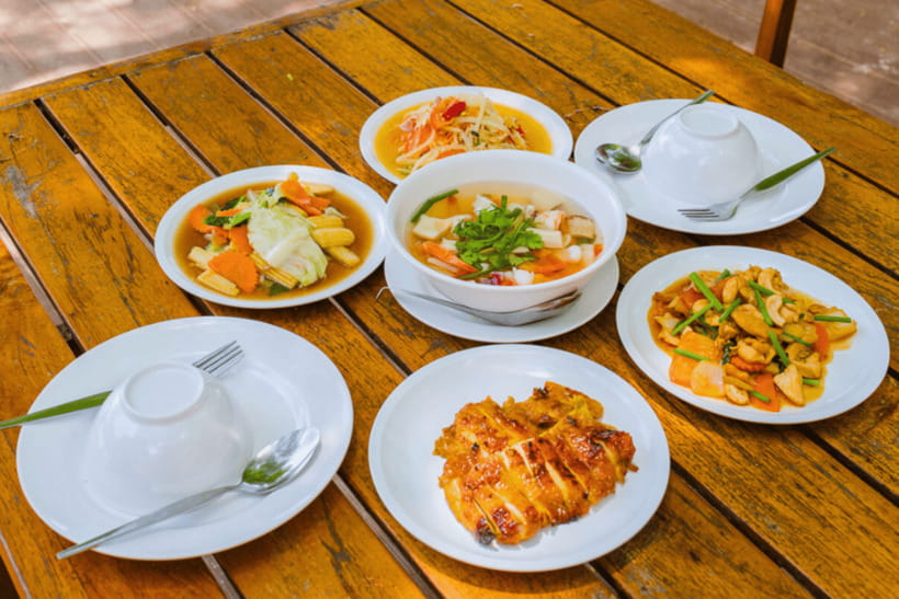 Phuket: Racha and Coral Islands Speedboat Trip with Lunch - Lunch, Drinks, and Why Food Can Be a Variable on Island Days