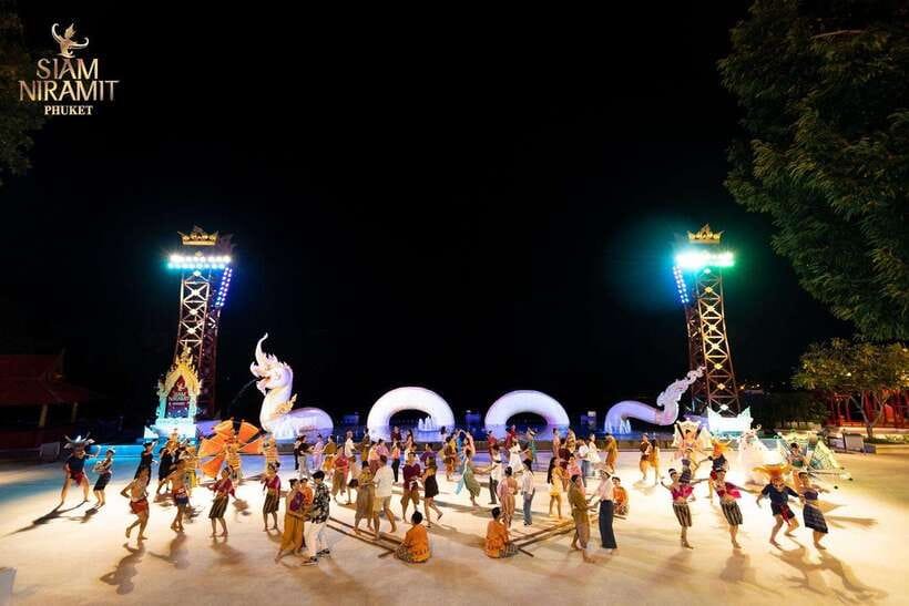Phuket: Siam Niramit Ticket with Round Transfer and Dinner - Round-trip hotel transfer: helpful when pickups are on your schedule