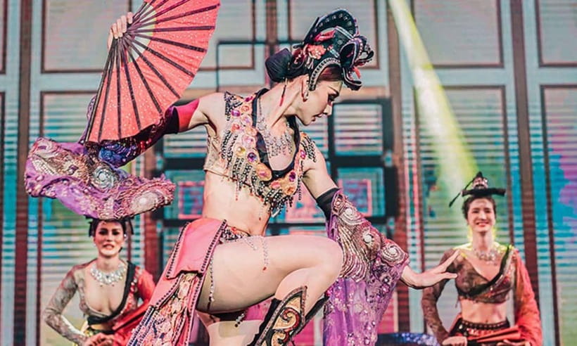 Phuket: Simon Cabaret Show Tickets Optional First 3 Rows - First 3 rows in Patong Beach: the view math that actually works