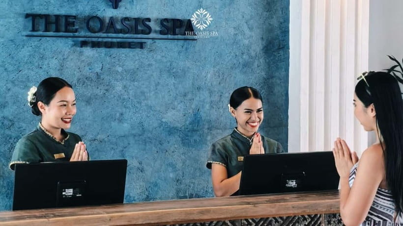 Phuket: Spa Experience at Oasis Spa - Arrival and first impressions: welcome drink, towel, and settling in