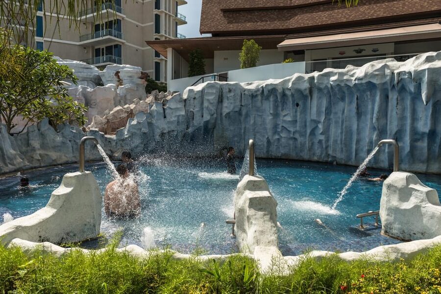Phuket: Splash Jungle Water Park Entry Ticket - Timing Your Day from 10:00 AM to 5:45 PM
