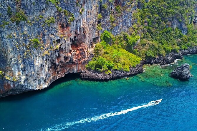Phuket: Wow Andaman Snorkeling Trip to Phi Phi & Bamboo Islands - Koh Phi Phi Leh and Loh Dalum Bay: photos first, then water