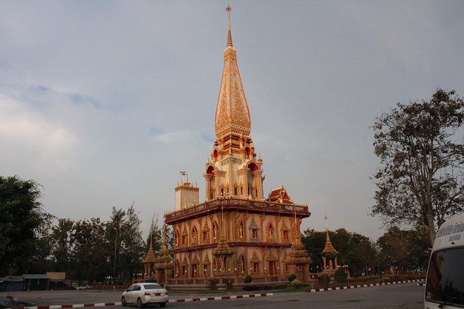 Private food Tour + Sightseeing +Thai Cooking class - The small-group setup and hotel pickup that keeps the day calm