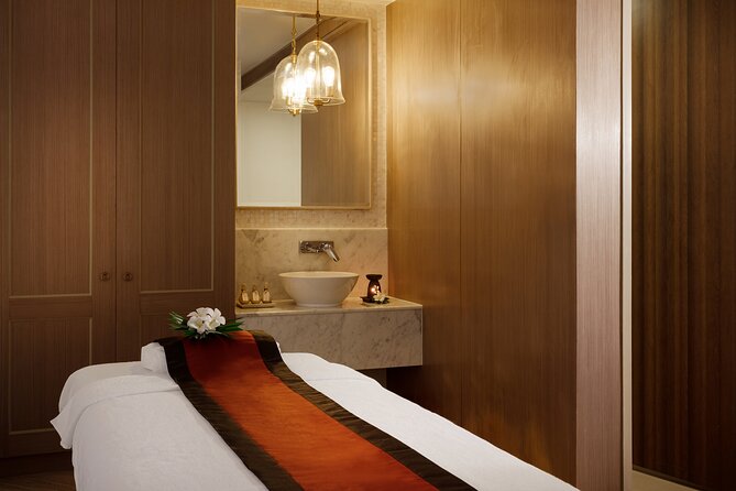 Private Royal Siam Thai Package with Thai Massage in Phuket - Coconut scrub (30 minutes): the fast way to feel smoother
