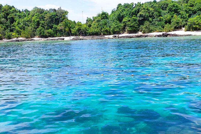 Relaxing Day with Snorkeling - Away From The Crowds - A Small-Boat Cruise That Aims for Peace, Not Lines