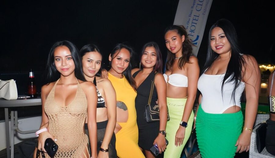 Sailaway Pool Party Phuket - Who Sailaway Pool Party Phuket fits best