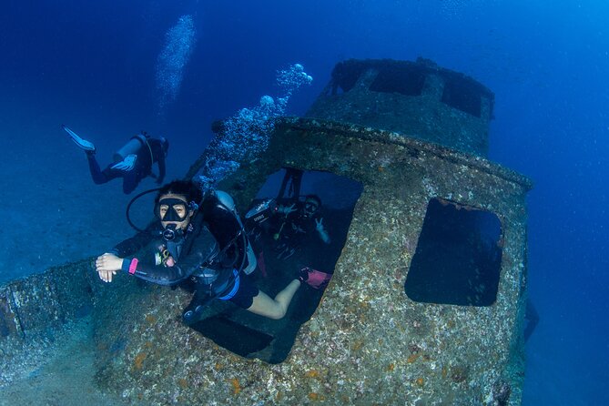 Scuba Diving Daytrip to Racha Yai - Between sessions: time to relax without losing the day