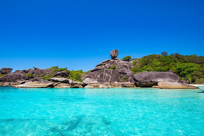 Similan Islands Snorkeling VIP Tour From Phuket - Ko Miang: Thai buffet lunch, swimming, and the option to walk