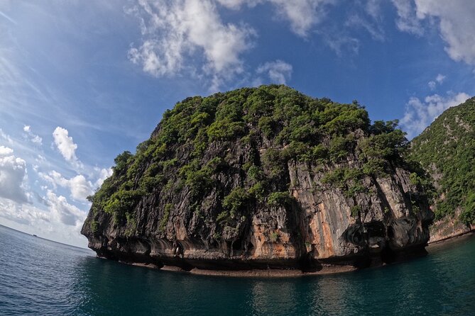 Small Group Phi Phi Islands Sunrise Tour with Seaview Lunch - Boat comfort, timing, and crowd control on a max 20 group